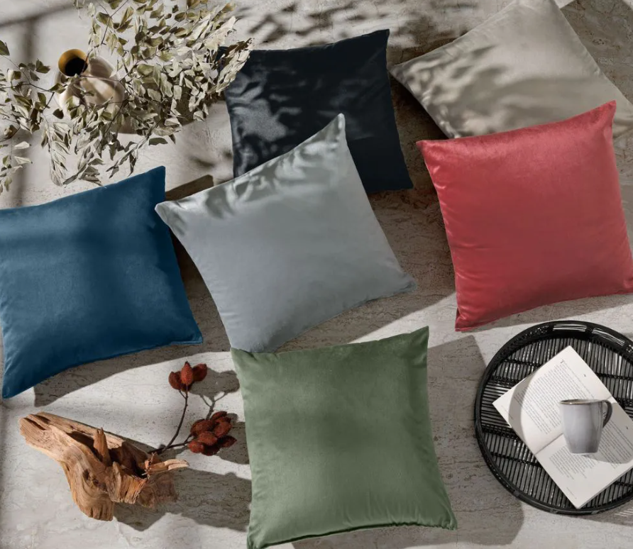O que considerar ao escolher almofadas para decorar sua sala de estar