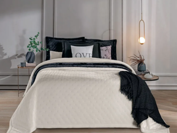Qual a importância do tamanho correto de cobertor e edredom para o conforto da cama?