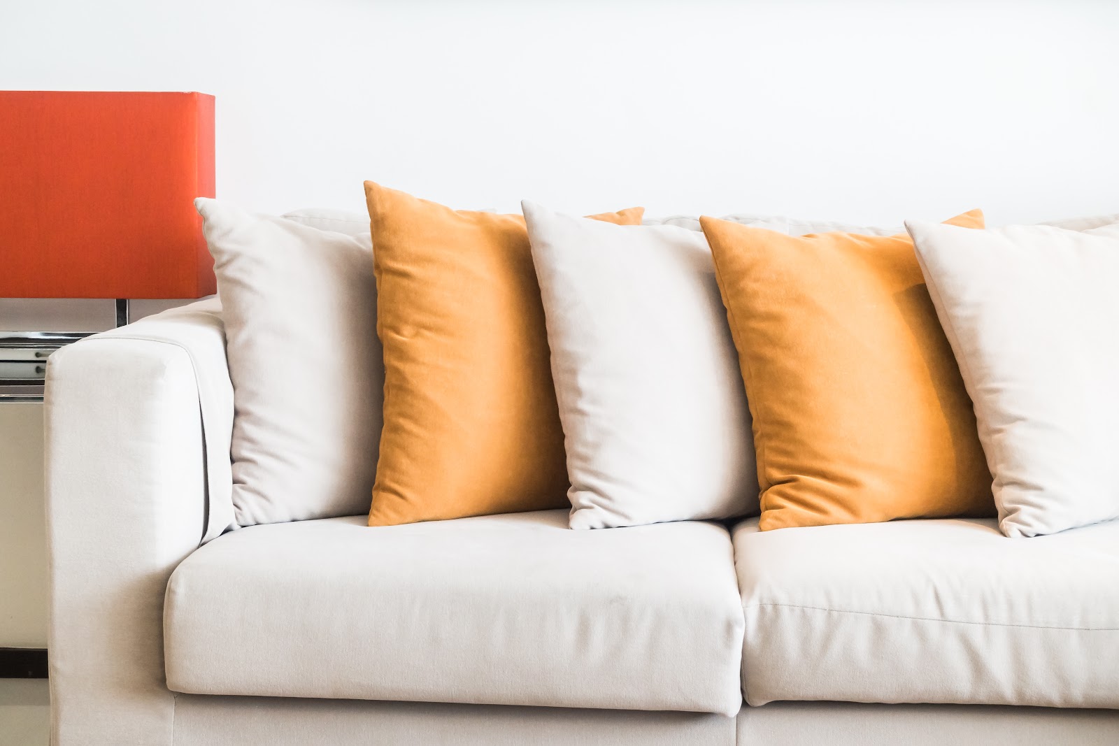 Qual é o melhor material para Almofadas de Cadeira e Futons que precisam ser resistentes e fáceis de limpar?