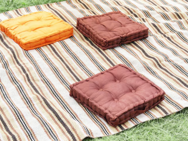 Almofada Futon: Ela é ideal para assento ou para decoração? Descubra a melhor forma de usar sua versatilidade!