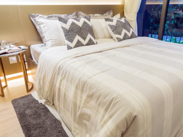 Manta, Cobertor ou Coberdrom: Qual a diferença prática entre eles e qual o melhor para usar no sofá e na cama?